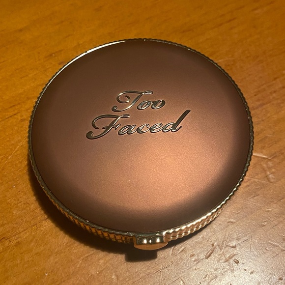 Too Faced Chocolate Soleil Matte Bronzer - Picture 4 of 14